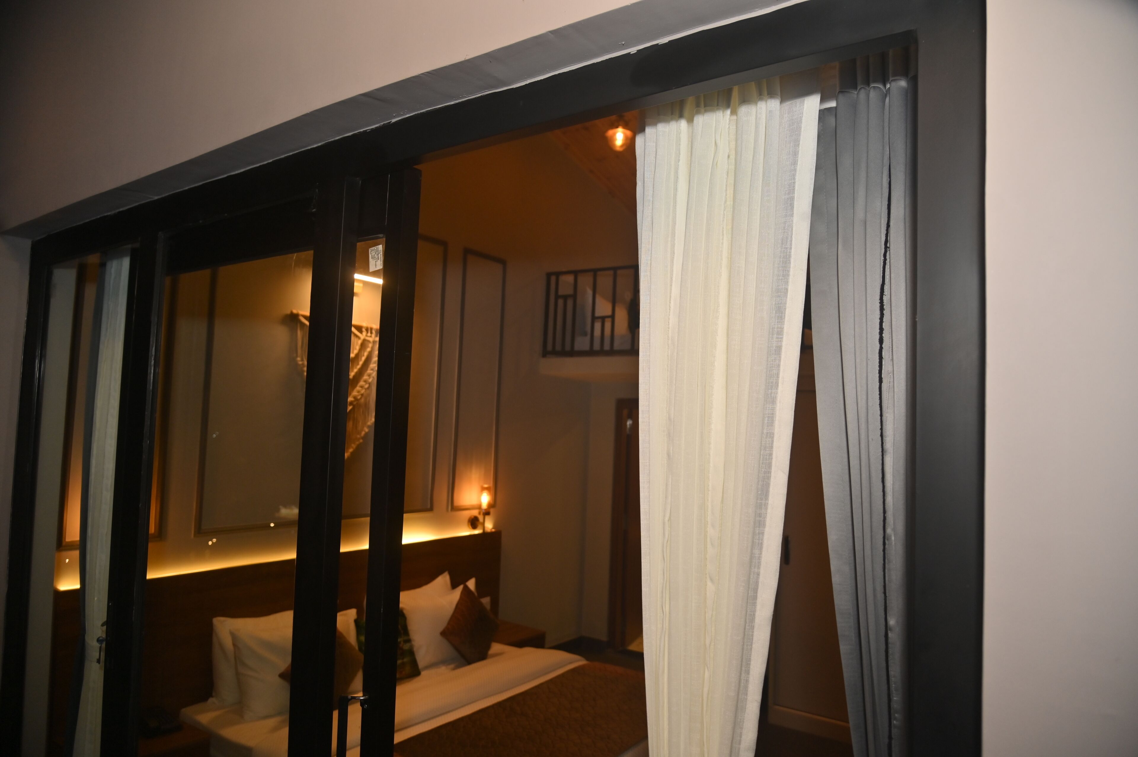 家庭房 | 埃及棉床单、高档床上用品、记忆海绵床垫、办公桌