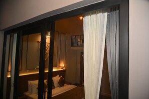 Habitación familiar | Sábanas de algodón egipcio y ropa de cama de alta calidad 