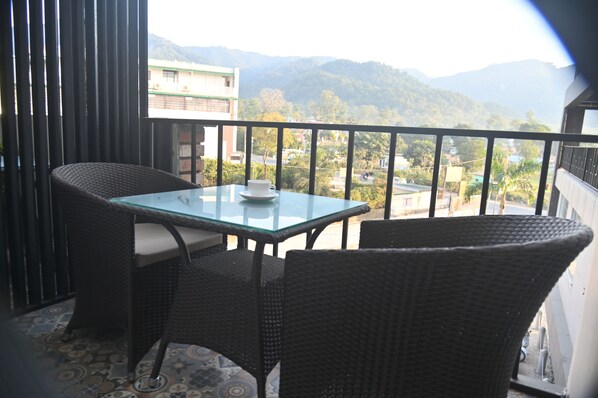 Deluxe-Doppelzimmer, Balkon, Bergblick | Balkon