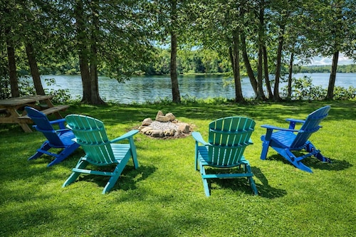 3 Bedroom Waterfront Cabin on Little Pushaw Pond