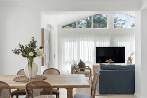 Interior - Husky Salt at Huskisson (Huskisson)