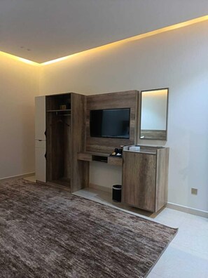 In-room safe, blackout drapes, iron/ironing board, free WiFi - Golden elite (Madinah)