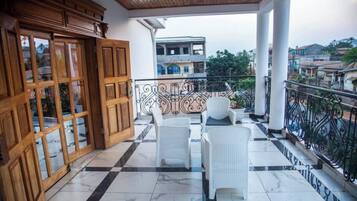 House, Multiple Bedrooms, Smoking, Balcony | Balcony