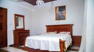 House, Multiple Bedrooms, Smoking, Balcony | 7 bedrooms