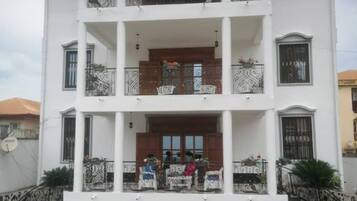 House, Multiple Bedrooms, Smoking, Balcony | Exterior