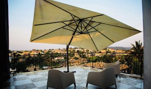 House, Multiple Bedrooms, Smoking, Balcony | Terrace/patio - Maison Blanche Biteng (Yaoundé)
