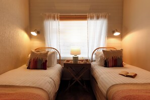 2 bedrooms, iron/ironing board, travel cot, free WiFi