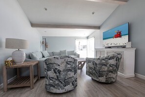TV - Villa 64 - Premium Plus - Aloha Kai Vacation Villas (Siesta Key)