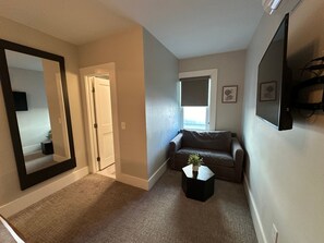 Apartment | 8 bedrooms - Entire Modern 7 Unit 7 Bath Boutique Inn (Newport)