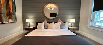 Entire Modern 7 Unit 7 Bath Boutique Inn