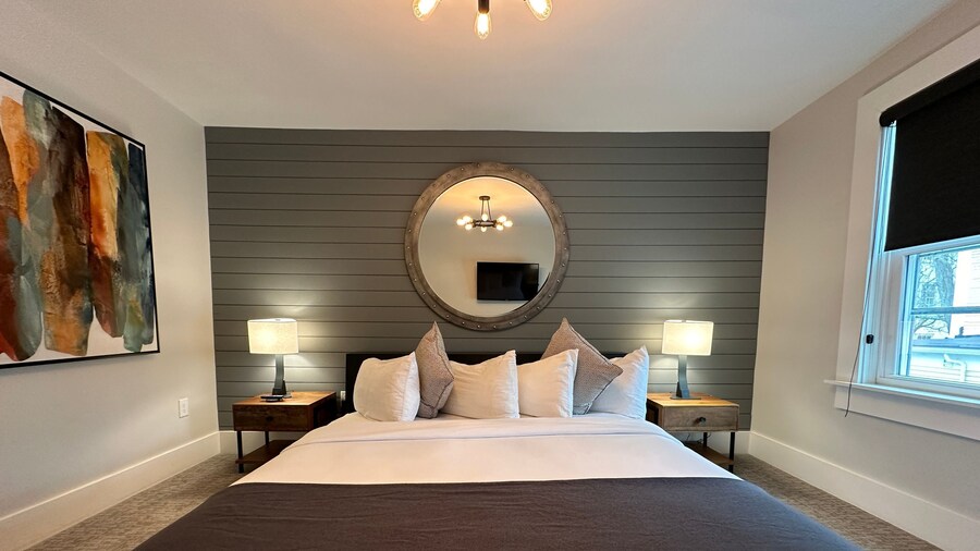 Entire Modern 7 Unit 7 Bath Boutique Inn