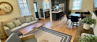 Prime Location! Renovated House! 6 Bed/4 Bath