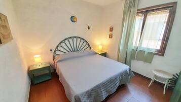 Travel crib