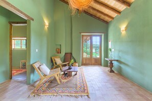 Interior - Apartment 'Sabia' with Mountain View, Private Terrace and Wi-Fi (SÃO TEOTÓNIO)