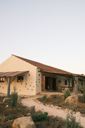 Exterior - Apartment 'Terra' with Mountain View, Private Terrace and Wi-Fi (SÃO TEOTÓNIO)