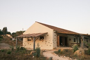 Exterior - Apartment 'Terra' with Mountain View, Private Terrace and Wi-Fi (SÃO TEOTÓNIO)