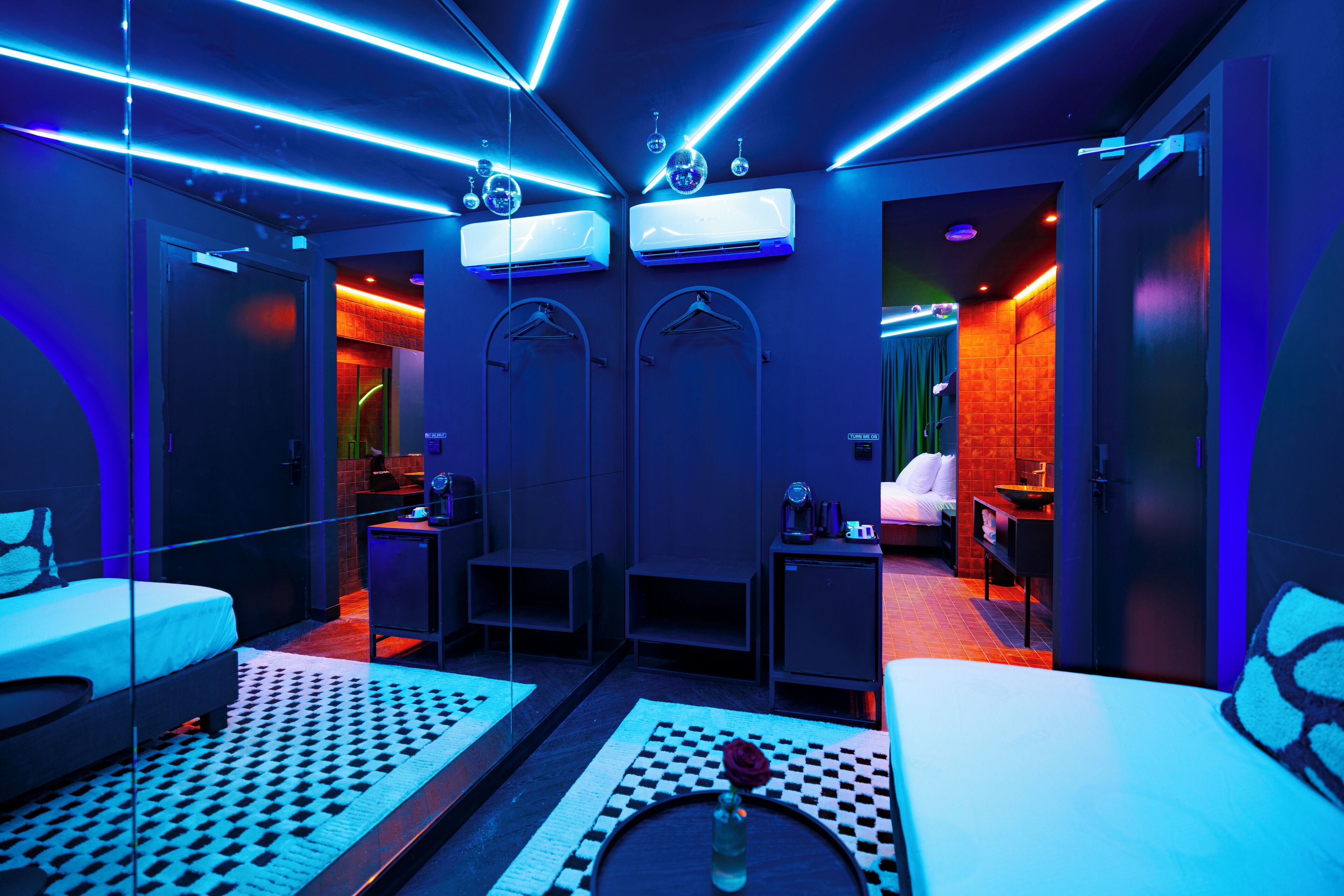 Club Suite, Canal View