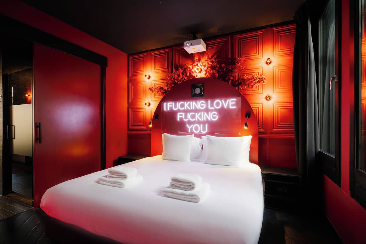 Exclusive Suite, Canal View