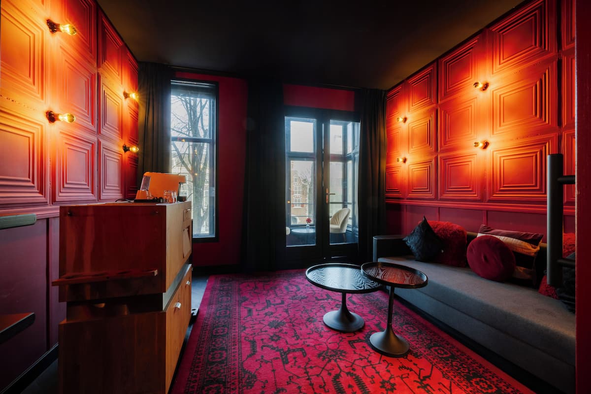 Exklusiv svit - utsikt mot kanalen | SÀngtillbehör av högsta kvalitet och gratis produkter i minibar