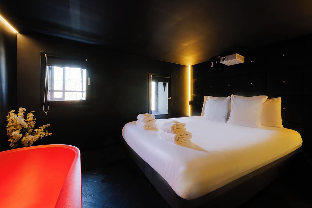 City Suite, Balcony, Courtyard View