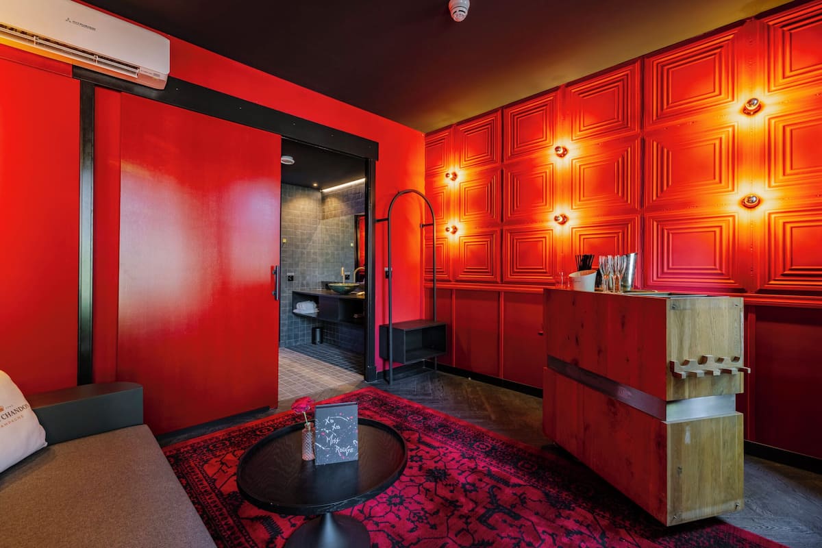 Exclusive Suite, Canal View | In-room safe, blackout drapes, iron/ironing board, free WiFi