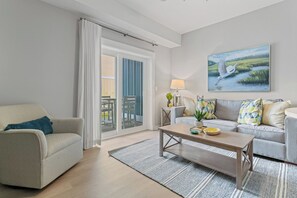 TV, video games, DVD player - Ebb Tide 3 Bedroom at Cambridge Cove with Private Hot Tub! (Kill Devil Hills)