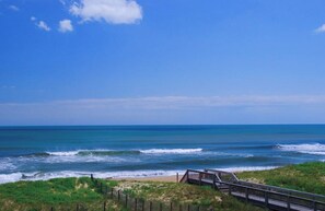 Una spiaggia nelle vicinanze
