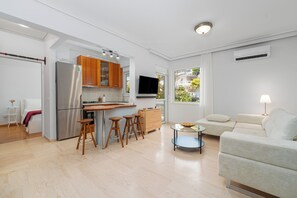 Smart-TV, Bücher, Drucker