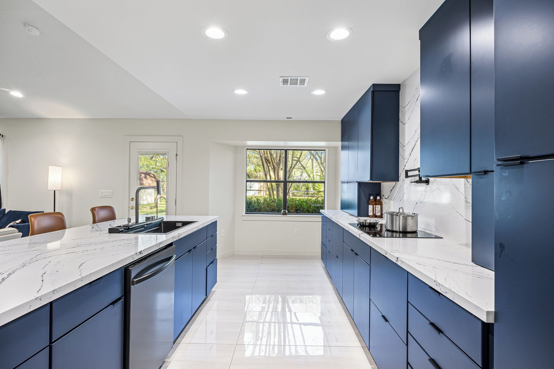 Mikrobølgeovn, ovn, kogeplade, opvaskemaskine