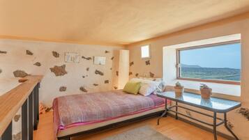 3 makuuhuonetta, silitysrauta/-lauta, Wi-Fi, vuodevaatteet