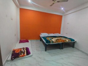 Front of property - Birdstay (Karchana)