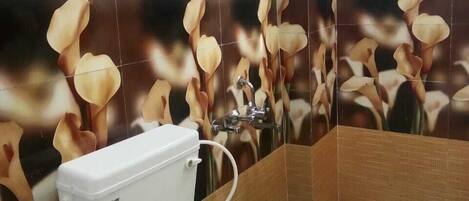 Standard Room | Bathroom