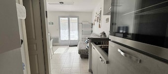 T2 Apartment 100m from the beach with private parking