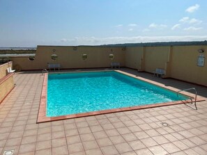 Pool - Gruissan: T2 with Air Conditioning & Parking Near Village (Gruissan)