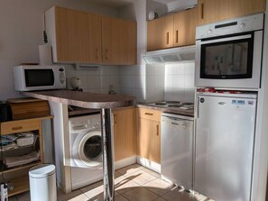 Fridge, microwave, oven, dishwasher - Spacious 2-room with parking - Font-Romeu Center (Font-Romeu-Odeillo-Via)
