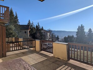Terrace/patio - Spacious 2-room with parking - Font-Romeu Center (Font-Romeu-Odeillo-Via)