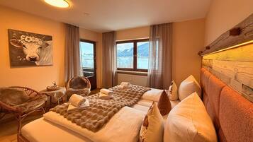 2 bedrooms, desk, iron/ironing board, travel crib