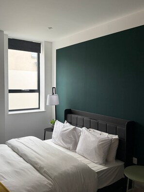 Apartamento de lujo, 2 habitaciones, vistas a la playa | Tabla de planchar con plancha, wifi gratis, accesible en silla de ruedas