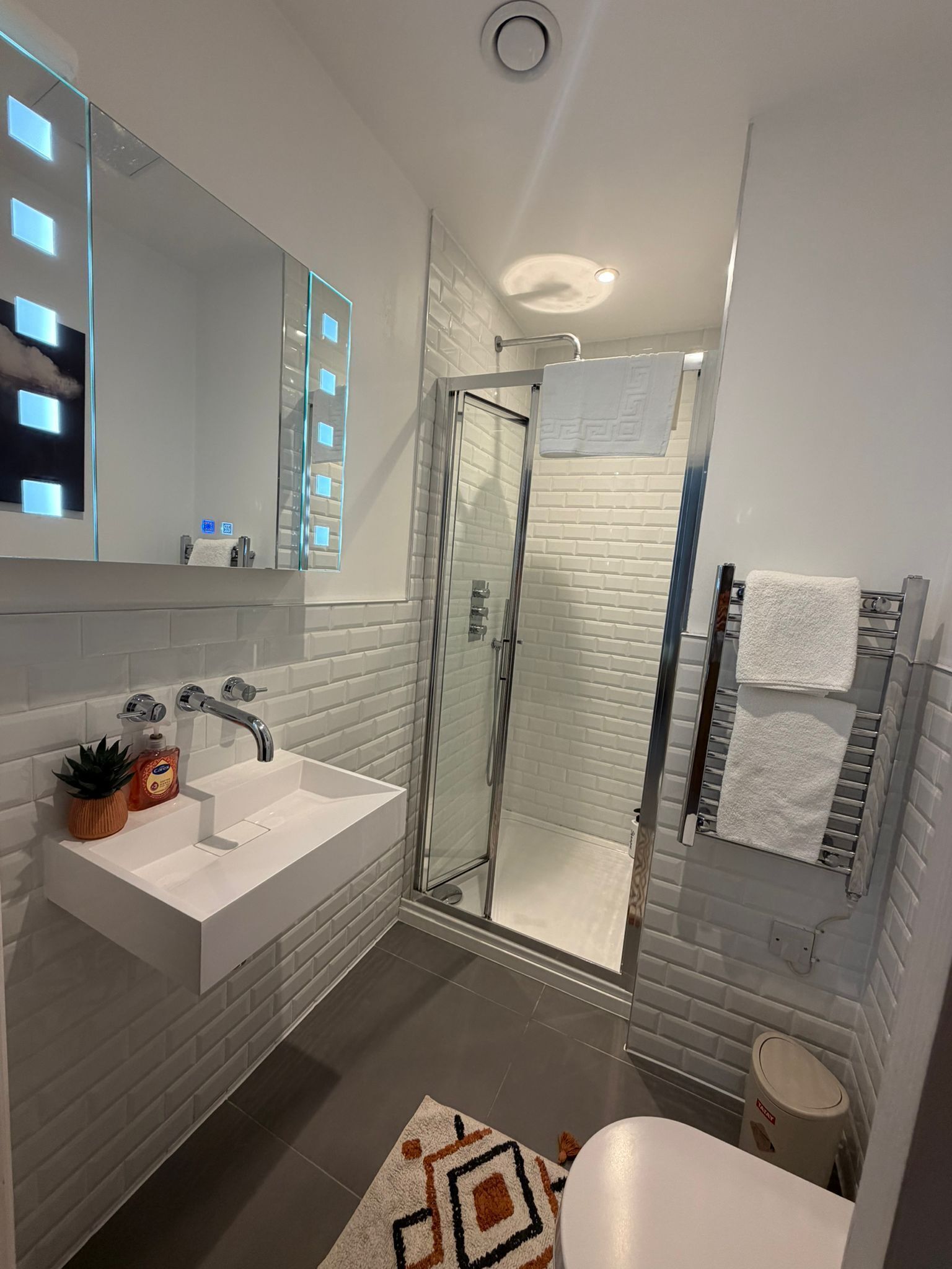 Luxury Apartment, 2 Bedrooms, Beach View | Bathroom