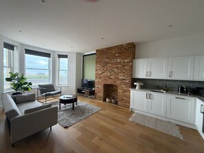 Luxe appartement, 2 slaapkamers, uitzicht op het strand | Woonruimte