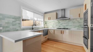 Fridge, microwave, oven, stovetop - Panorama, Gerroa, South Coast (Gerroa)