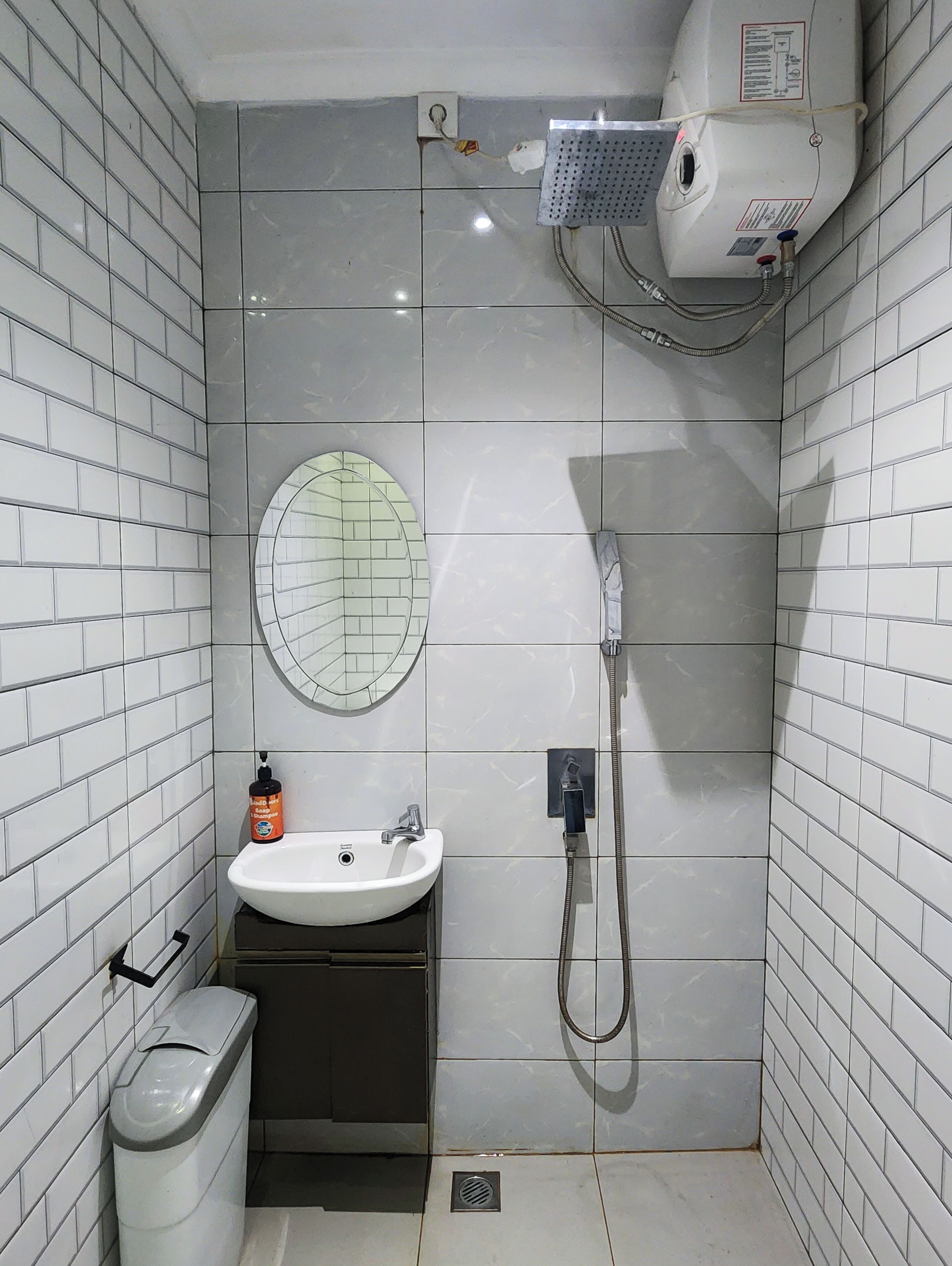 Shower, towels, soap, shampoo