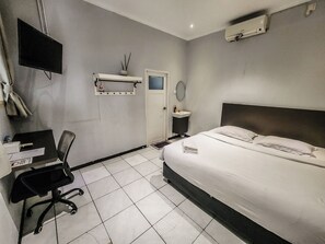 書桌、免費 Wi-Fi