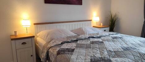 2 bedrooms, iron/ironing board, free WiFi, bed sheets