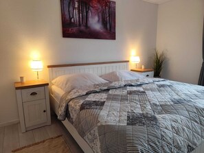 2 bedrooms, iron/ironing board, free WiFi, bed sheets