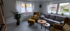 Smart TV, DVD player, books, stereo