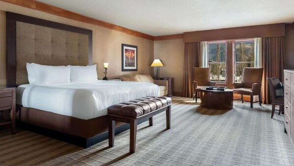 Työpöytä, silitysrauta/-lauta, Wi-Fi, vuodevaatteet