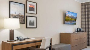 Interior - Steps from Downtown Jackson + Sauna & Pool (Jackson)