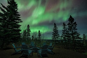 Property grounds - A+Privacy I LakeView I Game Room I Sauna I Sleeps 12 I 3 bd 3 en-suite bathrooms (Tofte)