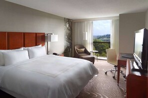 Desk, iron/ironing board, WiFi, bed sheets - Steps to Truist Park + On-site Dining. Pool. Gym. (Atlanta)